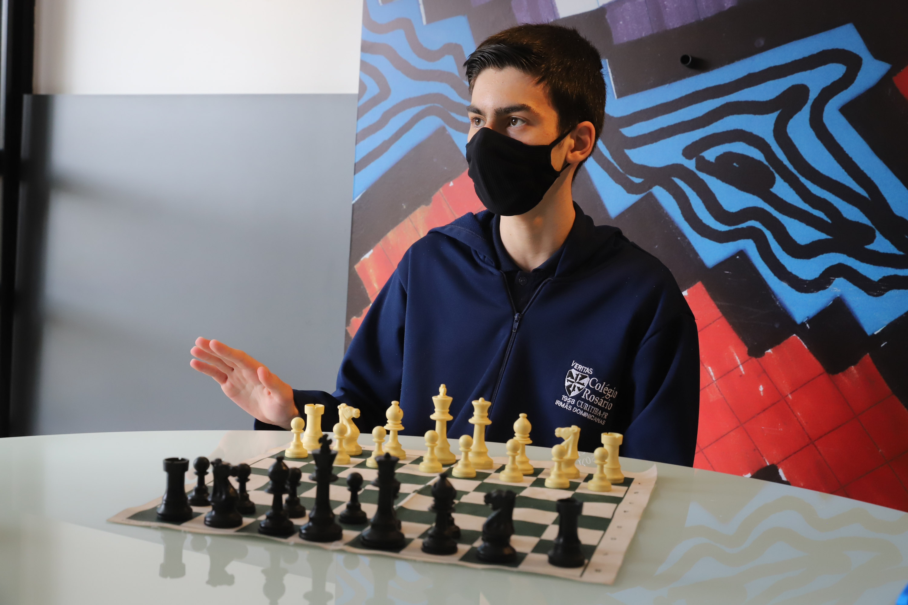 Jacarezinhense de 17 anos é destaque no xadrez