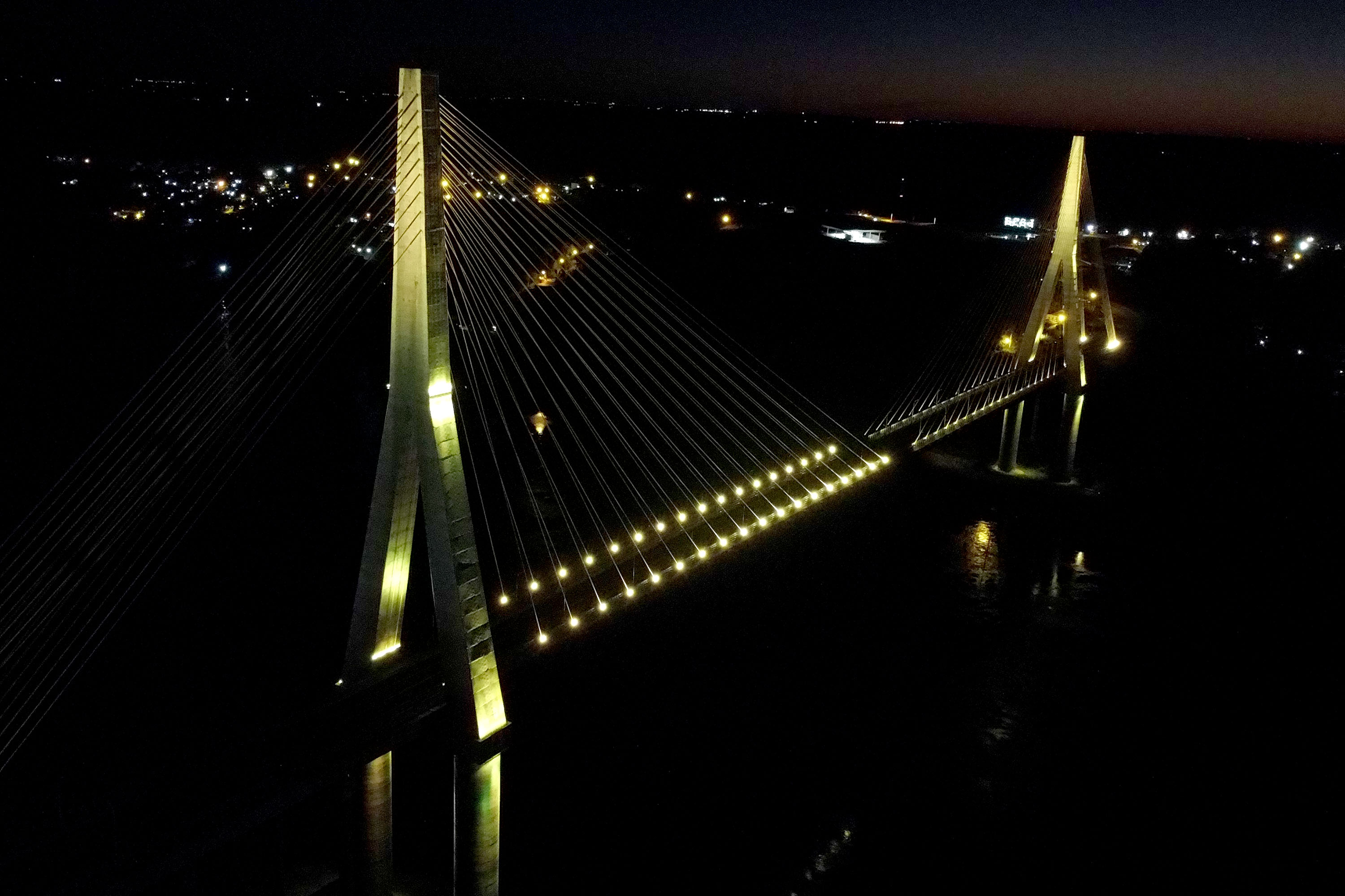 Ponte da Integração Brasil – Paraguai ganha iluminação amarela durante setembro 