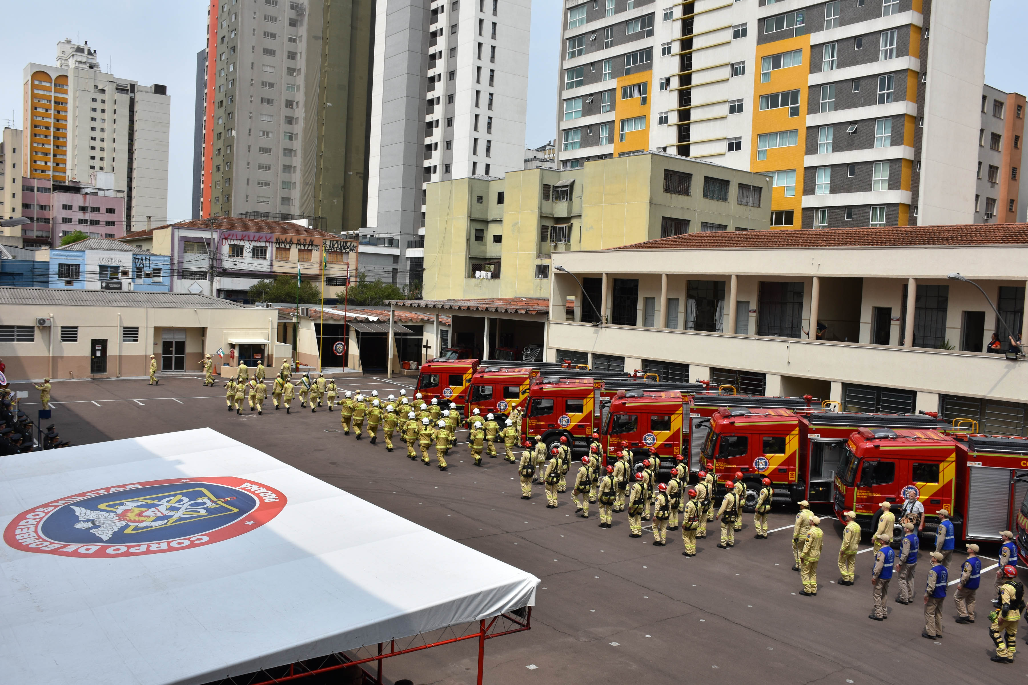 Corpo de Bombeiros festeja 112 anos com homenagens e entrega de via turas