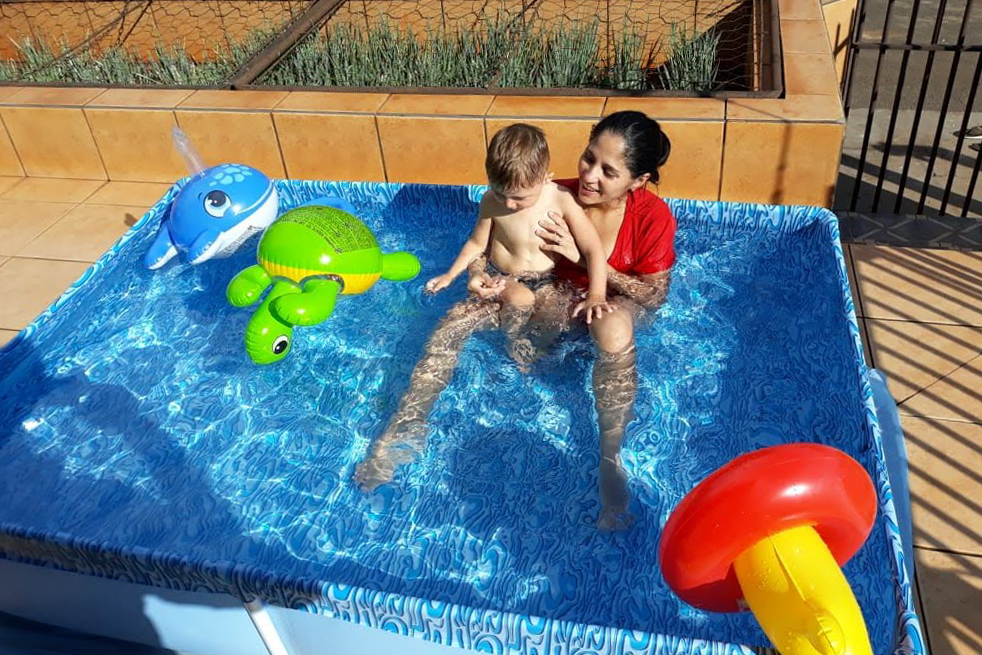 Piscinas: receita simples para tratar água evita desperdício e surpresa na conta