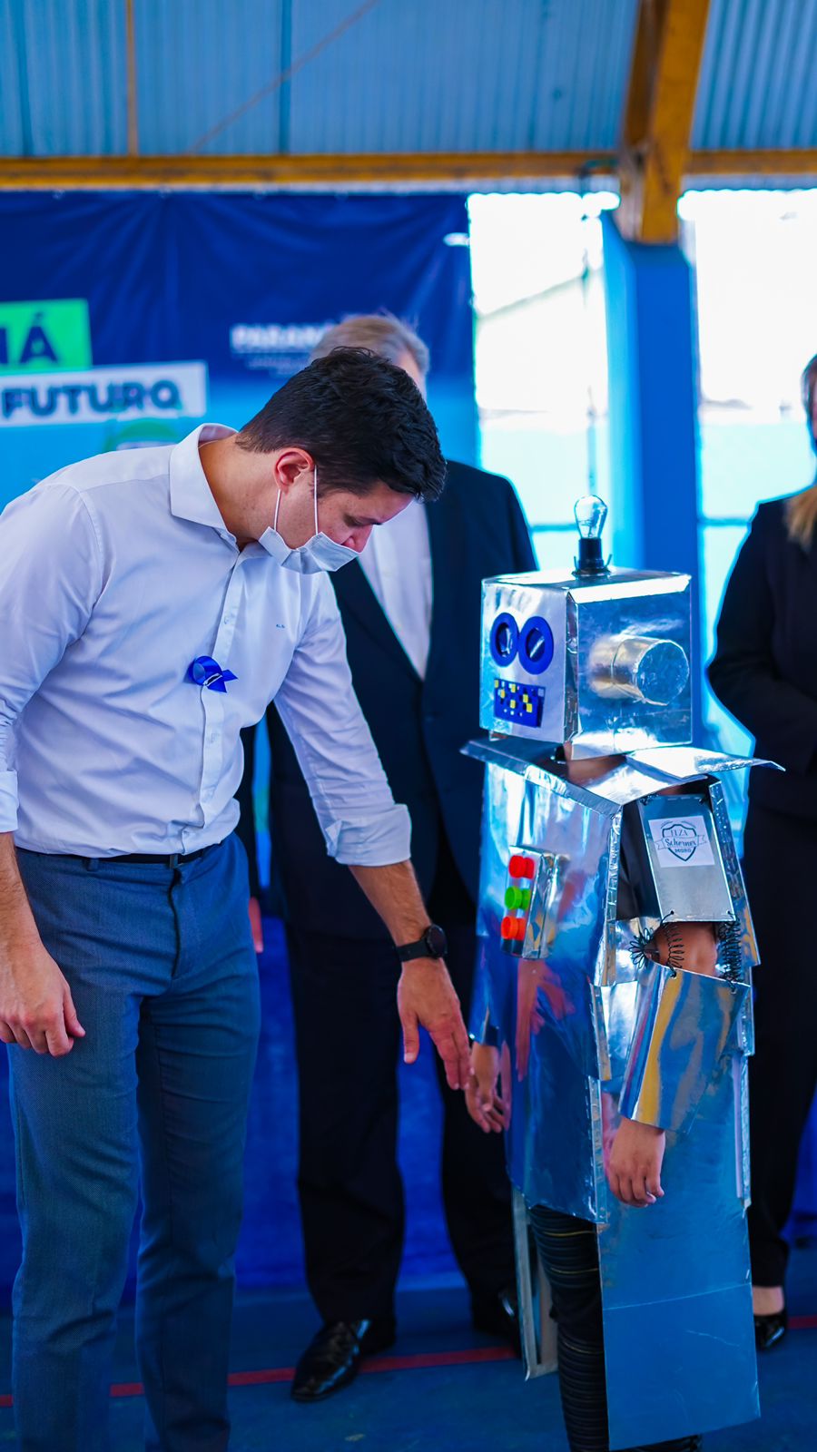 Colégios da Grande Curitiba recebem kits de robótica e conhecem o programa  Cartão Futuro - O Popular do Paraná