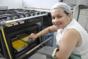 Banco da Mulher libera mais de R$ 100 milhões em crédito e atende mais de 9 mil empreendedoras - A curitibana Adriana Tondin, 47 anos, contou com os recursos do Banco da Mulher Paranaense para transformar um antigo hobby em fonte de renda - 