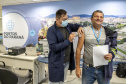 Trabalhadores portuários de Paranaguá recebem vacina contra Covid-19 e Influenza H3N2 