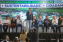 O governador Carlos Massa Ratinho Junior entregou nesta sexta-feira (6), 52 títulos de regularização fundiária para famílias em Moreira Sales, na região Centro-Oeste do Estado. 