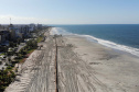 Praia de Caiobá conta com 500 metros de faixa de areia mais larga