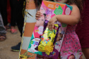     Ver(aba ativa)     Editar     Despublicar     Excluir     Revisões  PMPR distribui mais de duas toneladas de alimentos e 1,2 mil brinquedos para crianças em Curitiba