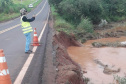 Cheia de rio atinge rodovia entre Douradina e Ivaté; DER/PR monitora situação