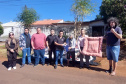 Polícia Penal doa camas e roupas pet produzidas com resíduos têxteis a abrigo de resgate de animais