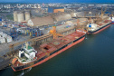 Terminais do Porto de Paranaguá esperam carregar 9.428.30 toneladas de grãos e farelo