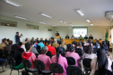 Custodiados da Polícia Penal recebem certificado de conclusão de curso de salgados em Cascavel