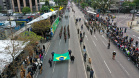 Milhares de pessoas participam do desfile de 7 de setembro em Curitiba