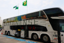 Governador conhece os ônibus que vão promover o turismo no Paraná pelas rodovias do Brasil. 