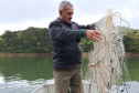  LEGENDA: Equipe do Instituto Água e Terra apreendeu mais de 250 metros de rede para pesca e identificou o parcelamento de terras em Áreas de Proteção Permanente na Represa do Capivari.
