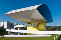 Museu Oscar Niemeyer promove exposição do artista paranaense Mario Rubinski