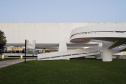 O Museu Oscar Niemeyer (MON) funcionará normalmente no final de semana e no feriado de Carnaval. Abre no sábado, domingo e terça, no horário das 10h às 18h. Na quarta-feira, além da entrada gratuita, o horário é estendido até às 20h, por ser a primeira semana do mês. Foto: Leonardo Finotti/MON