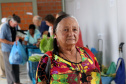 A aposentada Maria Aparecida Teixeira, de 82 anos, vai toda semana de Araucária para buscar os hortigranjeiros na Ceasa, que garantem as refeições que ela faz com o marido. Foto:Gilson Abreu
