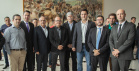 Governador Carlos Massa Ratinho Junior com a equipe da APPA.  -  Foto:  Claudio Neves/APPA  