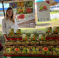 Associação de Fruticultores e Olericultores de Carlópolis - Produtores de goiaba. Na foto, Luiza Rocha Ribeiro, no stand da APC durante a ficafé.  -  Foto: Divulgação APC