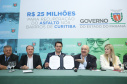 O governador Carlos Massa Ratinho Junior autoriza nesta quinta-feira (21) recursos para obras de recape asfáltico em ruas de 36 bairros de Curitiba. A assinatura contou com a presença do prefeito Rafael Greca e o secretário de Estado do Desenvolvimento Urbano, João Carlos Ortega, no Palácio Iguaçu, Curitiba, 21/03/2019 - Foto: Rodrigo Felix Leal/ANPr