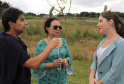 Com o objetivo principal de estimular a aplicação de novas tecnologias em obras no Paraná, o superintendente executivo do Serviço Social Autônomo (Paranacidade), Alvaro Cabrini Junior, visitou, junto com outros técnicos, o trabalho executado em Pinhais com uma tecnologia para implantação de calçadas feitas de concreto poroso permeável. Foto: SEDU