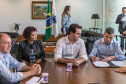 O Governador Carlos Massa Ratinho Junior e o Presidente da Comec, Gilson Santos, assinam a prorrogação da isenção do Transporte para de Pessoas com Deficiência(PCD). Curitiba, 09/04/2019
Foto: Maurilio Cheli