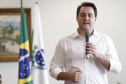 O governador Carlos Massa Ratinho Jr assinou no Palácio Iguaçu, decreto prorrogando a isenção do transporte para PCD (Pessoa Com Deficiência). Presentes na solenidade: prefeito de Curitiba, Rafael Greca de Macedo; secretário de Desenvolvimento Urbano, João Carlos Ortega; diretor presidente da Comec, Gilson dos Santos, entre outros.Curitiba, 09-04-19.Foto: Arnaldo Alves / ANPr.