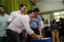 O governador Carlos Massa Ratinho Junior  assina ordem de serviço para construção de Escola em Mauá da Serra nesta quarta-feira (10).  Mauá da Serra, 10/04/2019 -  Foto: Geraldo Bubniak/ANPr