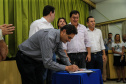 O governador Carlos Massa Ratinho Junior  assina ordem de serviço para construção de Escola em Mauá da Serra nesta quarta-feira (10).  Mauá da Serra, 10/04/2019 -  Foto: Geraldo Bubniak/ANPr