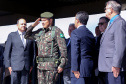 O Exército Brasileiro completa 371 anos em abril. Nesta quarta-feira (17), para celebrar a data, a 5ª Divisão de Exército realizou no Forte Pinheirinho, em Curitiba, uma solenidade militar com apresentação da banda da corporação e desfiles. Também foram entregues Medalhas de Ordem do Mérito Militar e diplomas a 20 civis e militares. O secretário de Estado da Segurança Pública e da Administração Penitenciária, Luiz Felipe Carbonell, participou da solenidade.
Foto Gilson Abreu ANPr