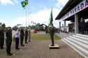 O Exército Brasileiro completa 371 anos em abril. Nesta quarta-feira (17), para celebrar a data, a 5ª Divisão de Exército realizou no Forte Pinheirinho, em Curitiba, uma solenidade militar com apresentação da banda da corporação e desfiles. Também foram entregues Medalhas de Ordem do Mérito Militar e diplomas a 20 civis e militares. O secretário de Estado da Segurança Pública e da Administração Penitenciária, Luiz Felipe Carbonell, participou da solenidade.
Foto Gilson Abreu ANPr