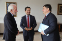 Governador em exercício Darci Piana recebe o  cônsul honorário da Hungria em Curitiba, Marco Aurélio Schetino de Lima.  -  Curitiba, 24/04/2019  -  Foto:  José Fernando Ogura/ANPr