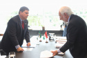 Governador em exercício Darci Piana recebe o  cônsul honorário da Hungria em Curitiba, Marco Aurélio Schetino de Lima.  -  Curitiba, 24/04/2019  -  Foto:  José Fernando Ogura/ANPr