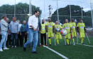 Moradores do Jardim Novo Oásis, em Maringá (Noroeste), ganharam nesta quinta-feira (16) um novo espaço de lazer. O governador Carlos Massa Ratinho Junior e o prefeito Ulisses Maia inauguraram a primeira de 30 unidade no município do programa Meu Campinho. Com 1,5 mil metros quadrados e investimento total de cerca de R$ 400 mil, o local conta com diversos aparelhos de lazer para pessoas de todas as idades.Foto: Rodrigo Felix Leal/ANPr