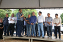 Moradores do Jardim Novo Oásis, em Maringá (Noroeste), ganharam nesta quinta-feira (16) um novo espaço de lazer. O governador Carlos Massa Ratinho Junior e o prefeito Ulisses Maia inauguraram a primeira de 30 unidade no município do programa Meu Campinho. Com 1,5 mil metros quadrados e investimento total de cerca de R$ 400 mil, o local conta com diversos aparelhos de lazer para pessoas de todas as idades. Maringá, 16/05/2019Foto: José Fernando Ogura/ANPr