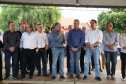 Moradores do Jardim Novo Oásis, em Maringá (Noroeste), ganharam nesta quinta-feira (16) um novo espaço de lazer. O governador Carlos Massa Ratinho Junior e o prefeito Ulisses Maia inauguraram a primeira de 30 unidade no município do programa Meu Campinho. Com 1,5 mil metros quadrados e investimento total de cerca de R$ 400 mil, o local conta com diversos aparelhos de lazer para pessoas de todas as idades. Maringá, 16/05/2019Foto: José Fernando Ogura/ANPr