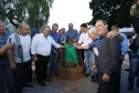 Moradores do Jardim Novo Oásis, em Maringá (Noroeste), ganharam nesta quinta-feira (16) um novo espaço de lazer. O governador Carlos Massa Ratinho Junior e o prefeito Ulisses Maia inauguraram a primeira de 30 unidade no município do programa Meu Campinho. Com 1,5 mil metros quadrados e investimento total de cerca de R$ 400 mil, o local conta com diversos aparelhos de lazer para pessoas de todas as idades. Maringá, 16/05/2019Foto: José Fernando Ogura/ANPr