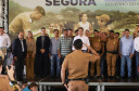 O governador Carlos Massa Ratinho Junior lançou nesta sexta-feira (17) o programa Escola Segura em Londrina, no Norte do Paraná. O colégio estadual Olympia Morais Tormenta, onde aconteceu a solenidade, e outras 17 escolas estaduais do município contam agora com policiais militares que atuarão diariamente para reforçar a segurança no período de aulas. Foto: Rodrigo Felix Leal/ANPr