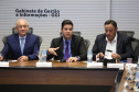 Representantes do Governo do Estado se reuniram nesta quarta-feira (29) com os deputados da base de apoio para apresentar a primeira versão do Banco de Projetos, que vai destinar R$ 375 milhões para licitar projetos executivos de grandes obras estruturais em todas as regiões do Estado. O chefe da Casa Civil, Guto Silva, coordenou a reunião  -  Curitiba, 29/05/2019  -  Foto: José Fernando Ogura/ANPr