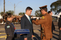 O governador Carlos Massa Ratinho Junior e o presidente em exercício Hamilton Mourão receberam nesta sexta-feira (28) a medalha Heróis da Cavalaria, da Polícia Montada Coronel Dulcídio. A condecoração foi entregue na cerimônia, em Curitiba, que comemora os 140 anos do regimento, que é a unidade mais antiga da Polícia Militar do Paraná.  -  Curitiba, 28/06/2019  -  Foto: José Fernando Ogura/ANPr