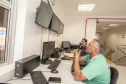 O Corredor de Exportação do Porto de Paranaguá opera em novo painel central. A sala de comando, que controla as esteiras que transportam a carga dos armazéns interligados até os carregadores de navio, ficou mais ampla, segura erarejada. Foto: Claudio Neves/Portos do Paraná