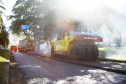 Do Bairro Novo ao Santa Cândida, 59 ruas de Curitiba passam por obras de recuperação e revitalização com apoio do Governo do Estado. O governador Carlos Massa Ratinho Junior e o prefeito Rafael Greca assinaram em março deste ano a homologação de obras de fresagem e recape em 47 quilômetros de vias de 36 bairros da Capital. O investimento soma R$ 25,3 milhões.