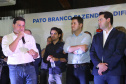 O governador Carlos Massa Ratinho Junior autorizou nesta quinta-feira (8), em Pato Branco, o repasse de R$ 20 milhões para a construção do novo prédio da prefeitura da cidade. O convênio prevê R$ 6 milhões de contrapartida municipal. 