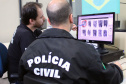 A Polícia Civil do Paraná firmou convênio com a Polícia Civil do estado de São Paulo para agilizar a perícia de impressão digital. A perícia é fundamental para identificar suspeitos e vítimas de crimes, além de pessoas desaparecidas. Se antes o resultado levava até duas semanas, agora em poucas horas já é possível confirmar se determinada pessoa é autora de um delito. Foto: Divulgação/Polícia Civil