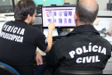 A Polícia Civil do Paraná firmou convênio com a Polícia Civil do estado de São Paulo para agilizar a perícia de impressão digital. A perícia é fundamental para identificar suspeitos e vítimas de crimes, além de pessoas desaparecidas. Se antes o resultado levava até duas semanas, agora em poucas horas já é possível confirmar se determinada pessoa é autora de um delito. Foto: Divulgação/Polícia Civil