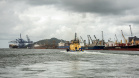 Os portos do Paraná receberam um reforço nas operações de apoio marítimo. Trata-se de um novo rebocador, maior e mais potente, que se junta aos outros 11 que já atuam nos terminais paranaenses. O Starnav Electra tem 32 metros de comprimento, 11,6 metros de largura (boca) e calado de 6,03. A tração estática da embarcação é de 81,5 toneladas. -  Paranaguá, 05/02/2020  -  Foto: Cláudio Neves/APPA