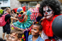 Curitiba conta com diversas opções para os foliões, desde o desfile das escolas de samba até a Zombie Walk, a marcha de zumbis que se tornou sinônimo do Carnaval curitibano e que está em sua 11a edição.