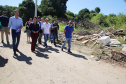  Visita das equipes da Prefeitura e da Sanepar ao serviço de limpeza do rio Iraí.Foto: Luiz Arnaldo de Lima/Sanepa