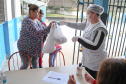 Colégio Estadual Brasílio Vicente de Castro faz entrega de kits da merenda escolar.Foto: Ari Dias/AEN.