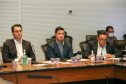 O Governador Carlos Massa Ratinho Junior em videoconferencia nesta terça-feira (07/04),  em reunião com Deputados Estaduais no Palácio Iguaçu. Na foto, o chefe da Casa Civil, Guto Silva.  Curitiba, 07/04/2020 - Foto: Geraldo Bubniak/AEN