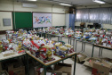 Escolas estaduais distribuem kits de merenda. Foto:SEED